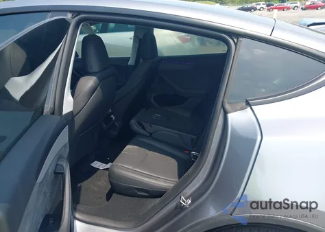 2026 Tesla Model Y Long Range Dual Motor All-Wheel Drive/Long Range Launch Series из США, поврежденный, VIN 7SAYGDEE8TA400159